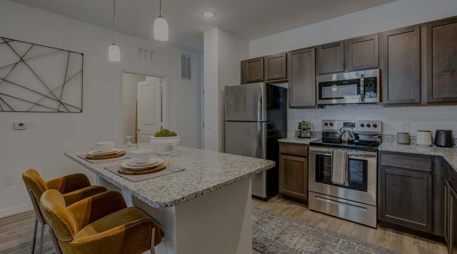 Luxury 1 & 2-Bedroom Apartments Luxury 1 & 2-Bedroom Apartments
